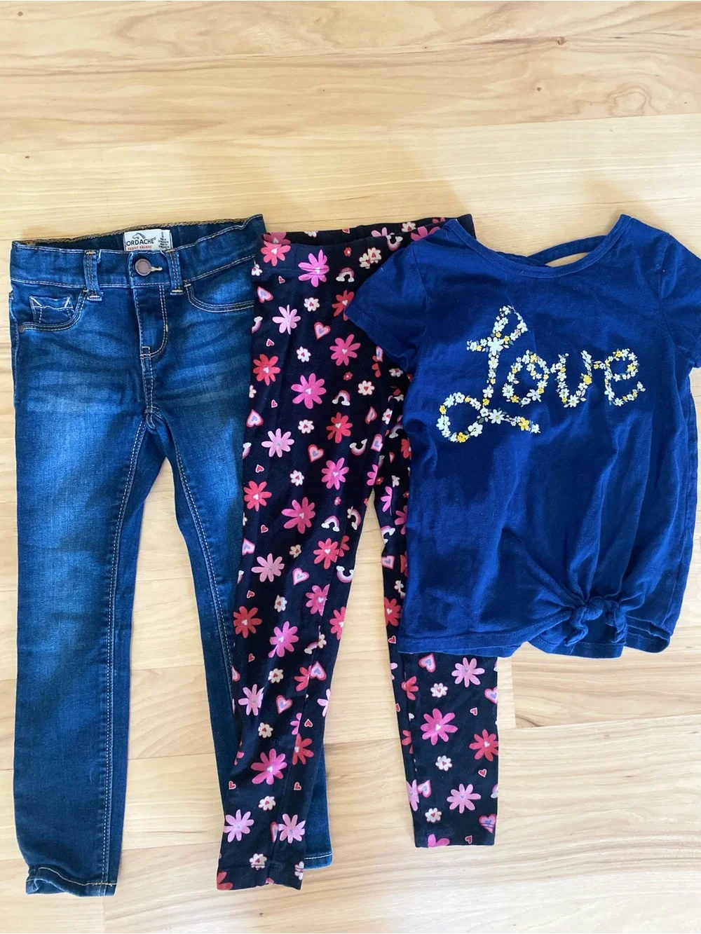 Girls Size 6-6X Clothes Lot of 3 Pants Leggings Jeans T-Shirt Carter’s Jordache